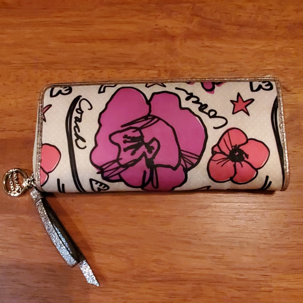 Coach Poppy zippy wallet